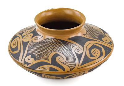 TRIBAL DESIGN MATA ORTIZ POTTERY VASE