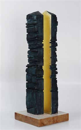 Couple 3/3 by László Matyassy - Auction record, sale price, and art valuation. Compare with similar artists and explore comparable artworks.