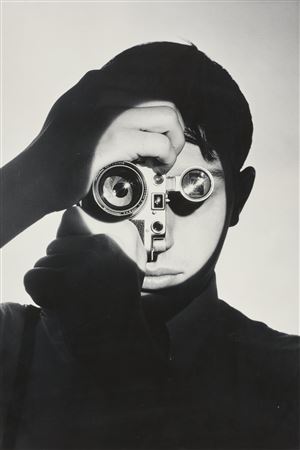 The Photojournalist (Dennis Stock) by Andreas Feininger - Auction record, sale price, and art valuation. Compare with similar artists and explore comparable artworks.
