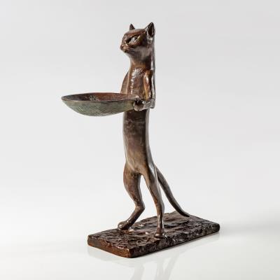 Cat headwaiter