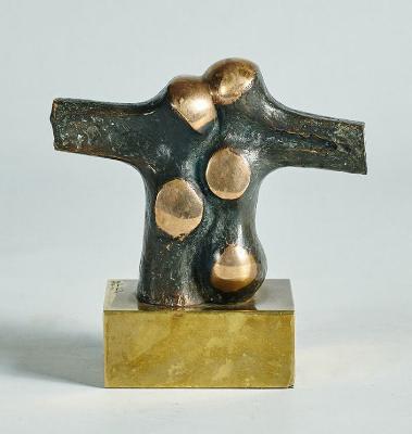 Untitled by Jose Luis Fernandez - Auction record, sale price, and art valuation. Compare with similar artists and explore comparable artworks.