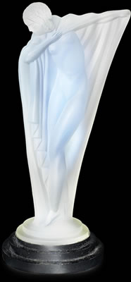 'isadora' statue