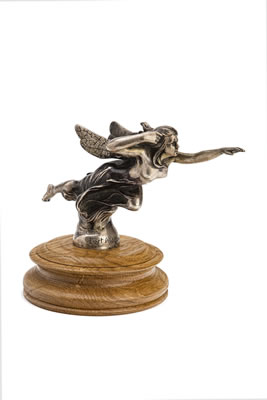 "FEMME LIBELLULE L'ART ALLEGORIQUE" by Victor Rossi - Auction record, sale price, and art valuation. Compare with similar artists and explore comparable artworks.