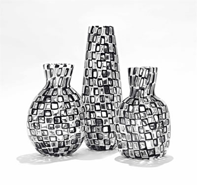 ENSEMBLE DE TROIS VASES NERO-LATTIMO OCCHI, VERS 1960 by Tobia Scarpa - Auction record, sale price, and art valuation. Compare with similar artists and explore comparable artworks.