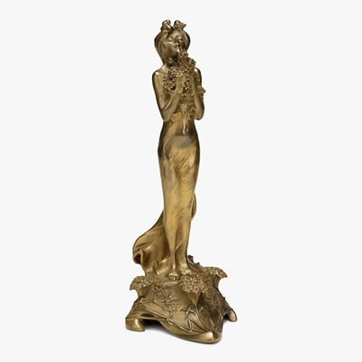 BRONZE FIGURE OF A WOMAN