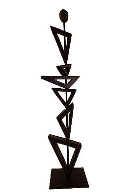 Cygne noir II by Beatrice McCallum - Auction record, sale price, and art valuation. Compare with similar artists and explore comparable artworks.