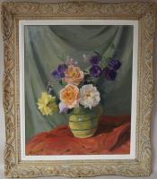 The bouquet before a drapery