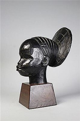 Tête de femme Mangbetu by Roger Favin - Auction record, sale price, and art valuation. Compare with similar artists and explore comparable artworks.