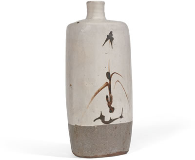 TALL VASE WITH BRUSHED MOTIF
