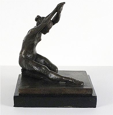 Bronze sculpture of a ballet dancer by Roger Dean - Auction record, sale price, and art valuation. Compare with similar artists and explore comparable artworks.