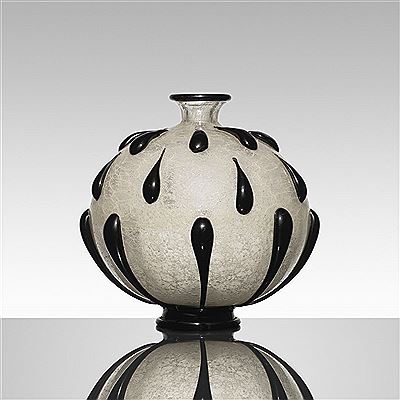 Important Primavera vase by Ercole Barovier - Auction record, sale price, and art valuation. Compare with similar artists and explore comparable artworks.