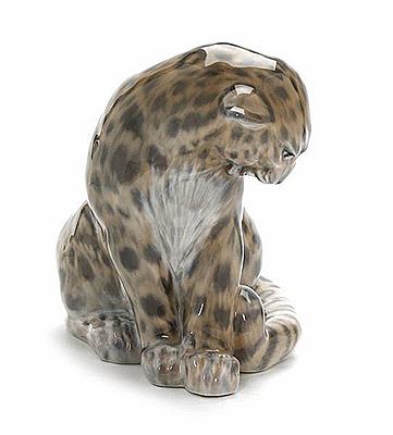Porcelain figure of a leopard