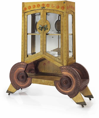 AN IMPORTANT VITRINE WITH DRAGONFLY HANDLES, CIRCA 1902