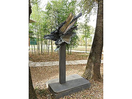 Memoria dell'Apocalisse II 1962 by Francesco Somaini - Auction record, sale price, and art valuation. Compare with similar artists and explore comparable artworks.