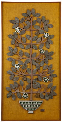Fruiting and flowering tree