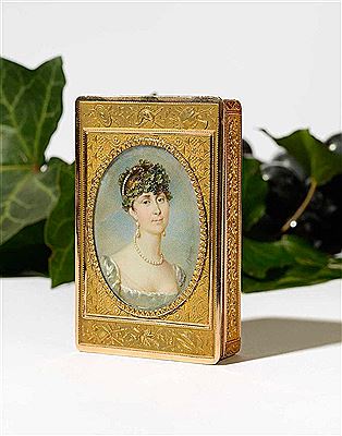 L’Impératrice Joséphine en buste, portant une couronne formée de feuilles de vigne et de raisins