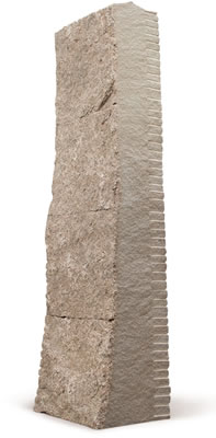 ZWISCHEN TÜR UND ANGEL, EIN STEIN IN VIER TEILE GESPALTEN (4)