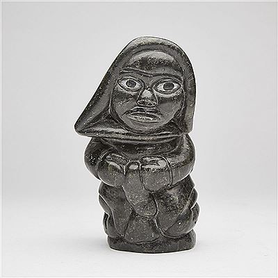 WOMAN HOLDING KAMIK