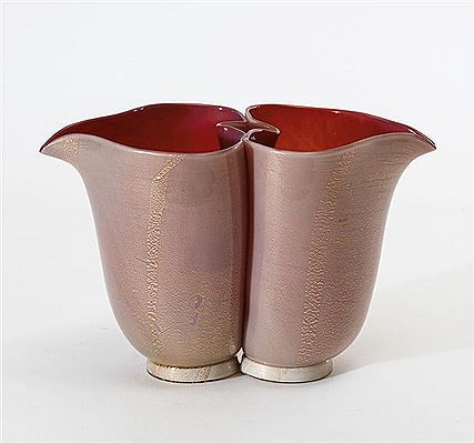 Exceptional vase formed by two symmetrical bodies with mouth in the form of a heart in glass