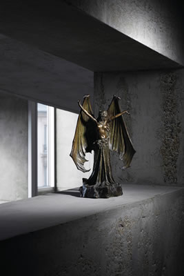 'LE VAMPIRE' OR 'LA BAU-SOURIS'