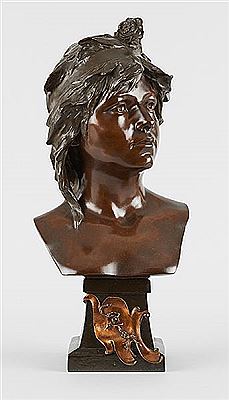 Buste de jeune femme.