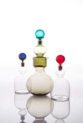 "Kremlin Kellots" (Kremlin Bells) decanter, two stacking parts with stopper, model no. KF 500, and two decanters with stoppers, model no. KF 503 by Kaj Franck - Auction record, sale price, and art valuation. Compare with similar artists and explore comparable artworks.