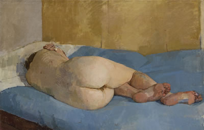 BEAUTIFUL GIRL LYING DOWN