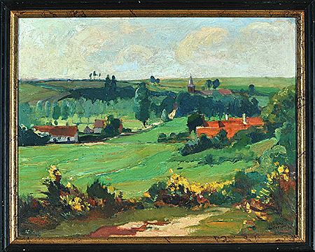 Blick über hügelige Landschaft mit Häusern und Kirche