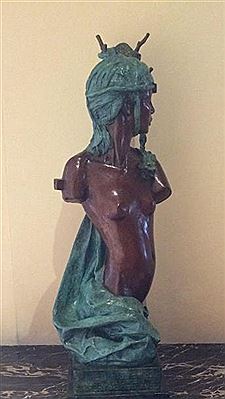 Femme en buste