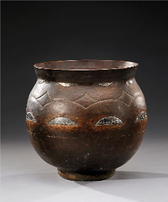 Encadrement en bois gainé de galuchat. by Paul Iribe - Auction record, sale price, and art valuation. Compare with similar artists and explore comparable artworks.