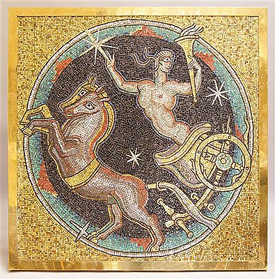 Glasmosaik mit Darstellung des Gottes Apoll auf einem Streitwagen