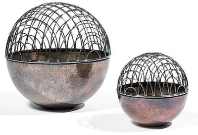 Rare paire de vases boules - by Emilio Magistretti - Auction record, sale price, and art valuation. Compare with similar artists and explore comparable artworks.