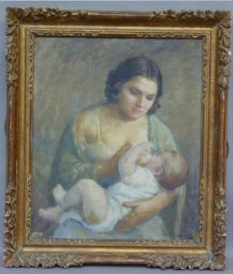 Jeune femme allaitant son enfant