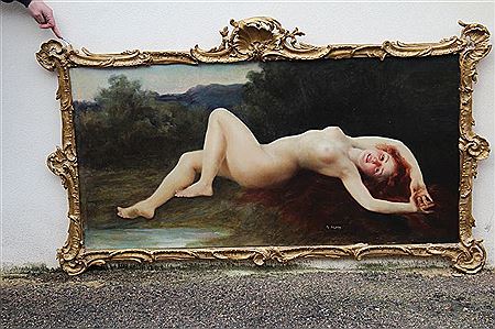 Jeune femme nue couchée