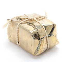 Small gift by Lise Honore - Auction record, sale price, and art valuation. Compare with similar artists and explore comparable artworks.