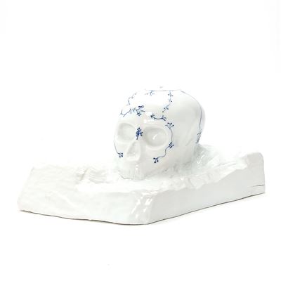 Skull in fluted porcelain