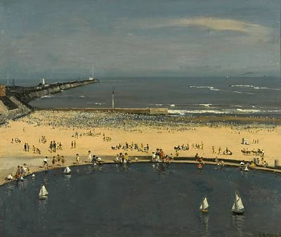 Crowded beach, Gorleston, with boating pond to the foreground