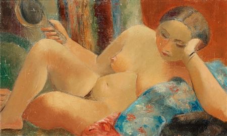 Model with mirror