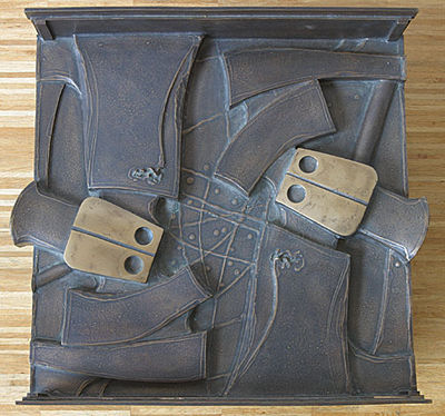 Sample artwork by Hubert Minnebo (Born 1940), known for sculpture - View similar artists and auction records