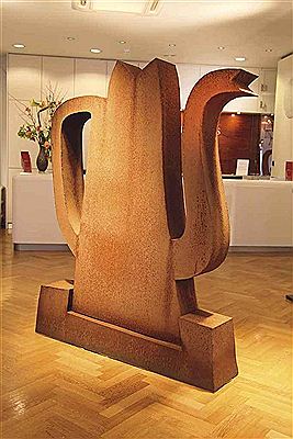 Coffeepot by Klaas Gubbels - Auction record, sale price, and art valuation. Compare with similar artists and explore comparable artworks.