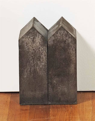 Zwei Häuser by Hubert Kiecol - Auction record, sale price, and art valuation. Compare with similar artists and explore comparable artworks.