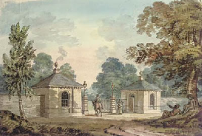 Figures before a gateway