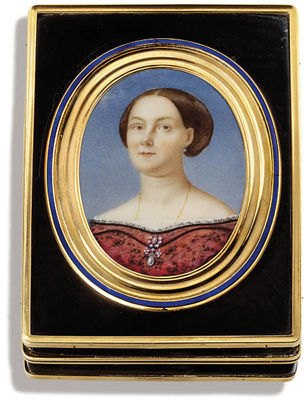 A FRENCH GOLD-MOUNTED COMPOSITION BOÎTE-À-MINIATURE