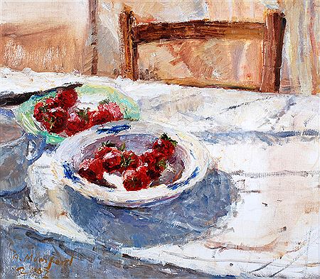 Bow of strawberries