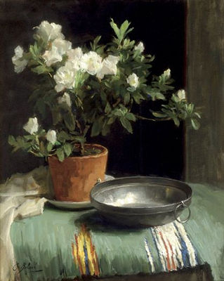 Stilleven met een Azalea en een tinnen schotel op een tafel