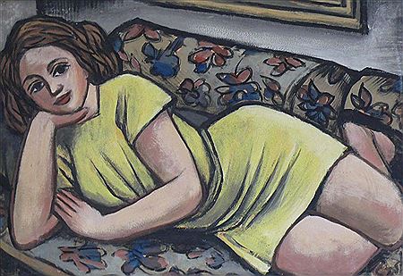 Liegende Frau in gelbem Kleid