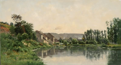 Baumbestandene Flusslandschaft mit Gebäuden