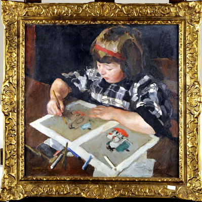 Fillette dessinant