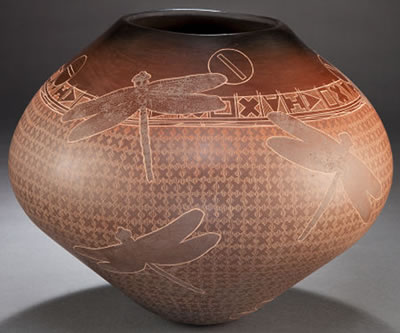 A SANTA CLARA ETCHED BROWNWARE JAR