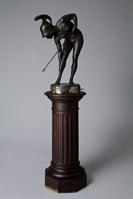 Amazone by Rudolf Marcuse - Auction record, sale price, and art valuation. Compare with similar artists and explore comparable artworks.